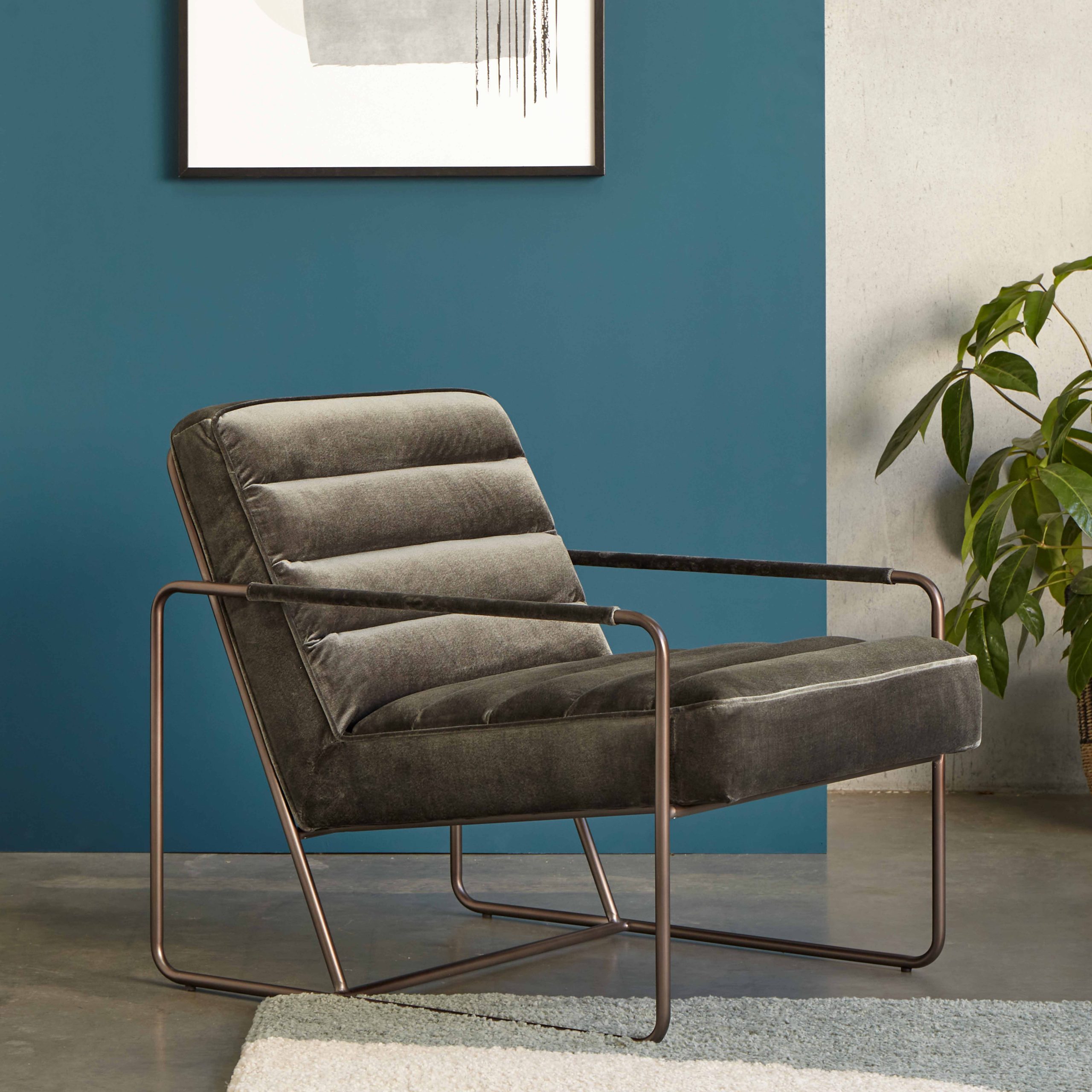 Fauteuil capitonné en velours et métal HARTCHY